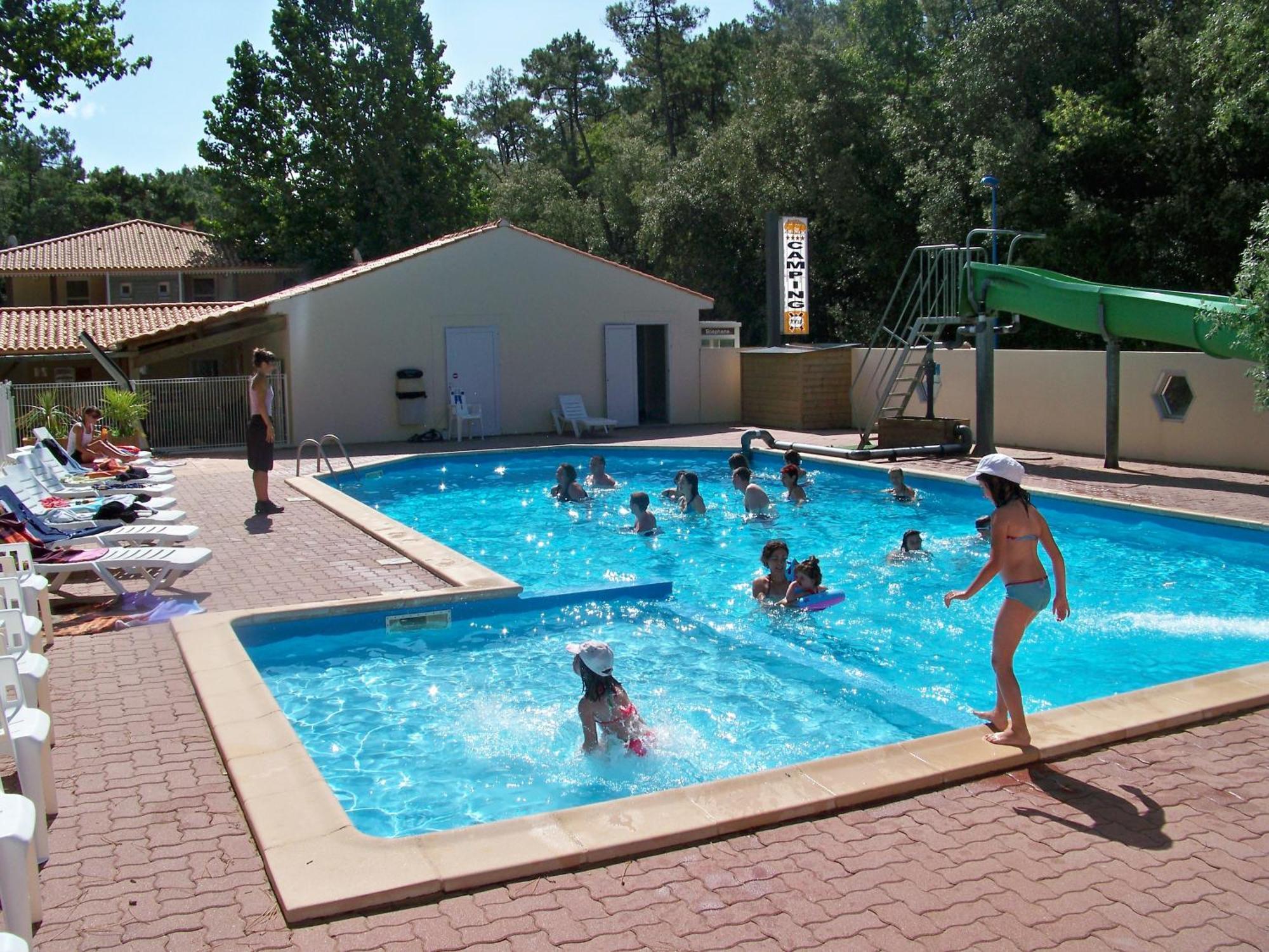 Camping Le Clos Des Pins Longeville-sur-Mer Exterior photo