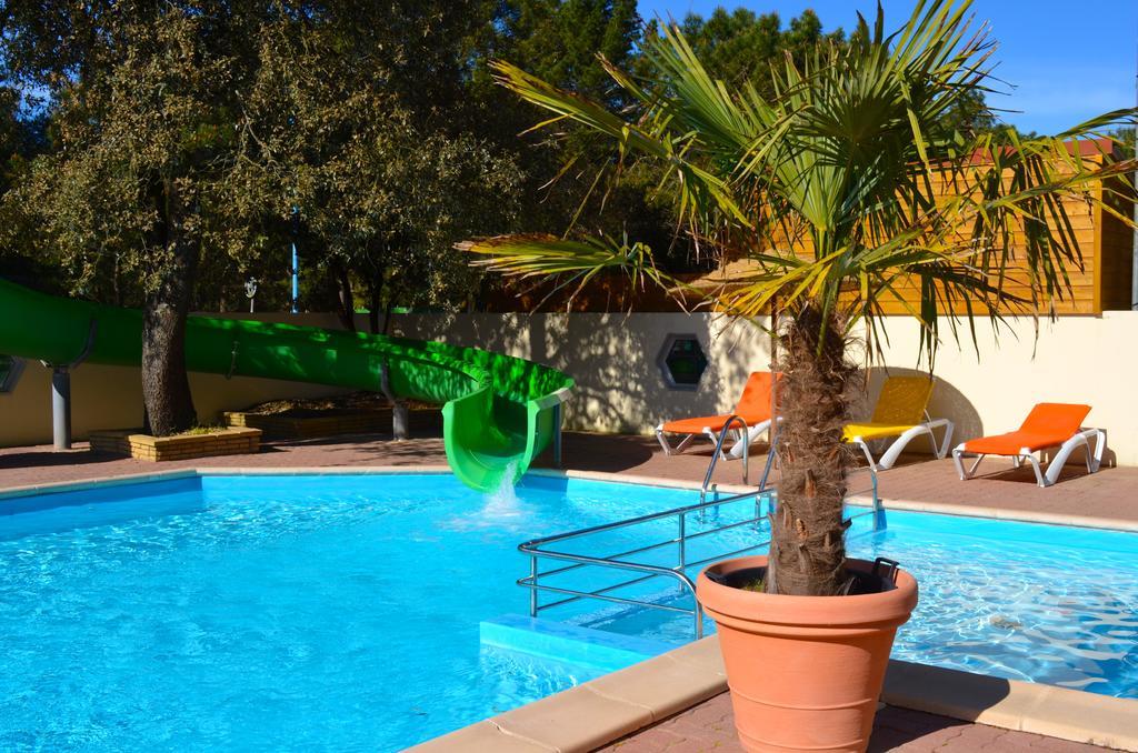 Camping Le Clos Des Pins Longeville-sur-Mer Exterior photo